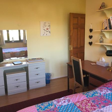 The Cedars House B&B นานีทัน ภายนอก รูปภาพ
