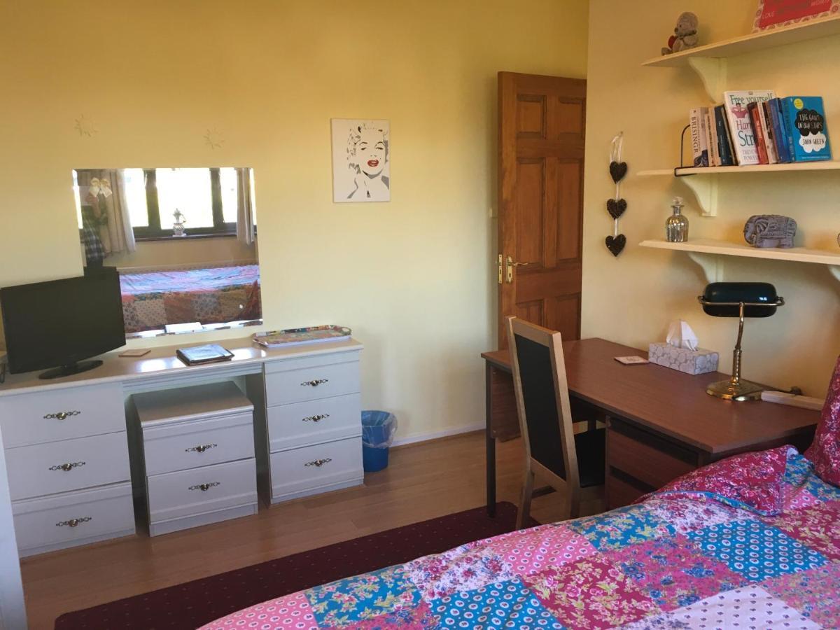 The Cedars House B&B นานีทัน ภายนอก รูปภาพ
