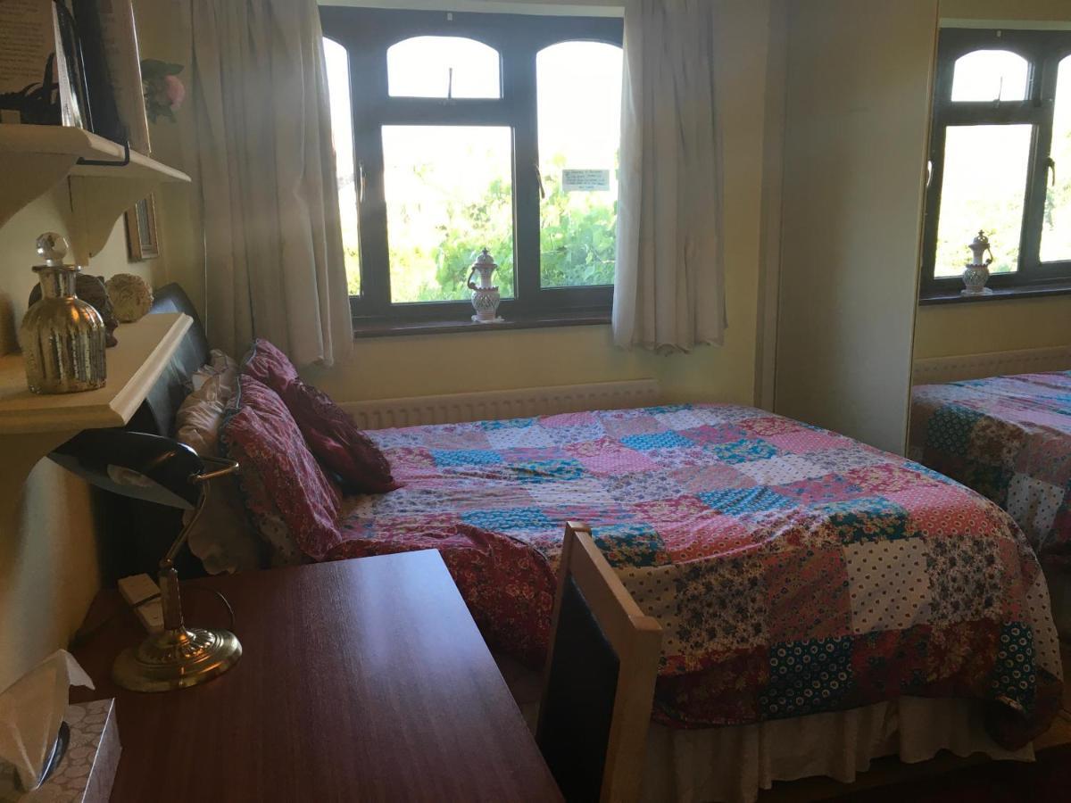 The Cedars House B&B นานีทัน ภายนอก รูปภาพ